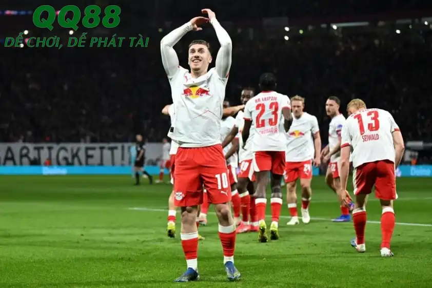 Leipzig quyết giữ 3 điểm trên sân nhà. Leipzig quyết giữ 3 điểm trên sân nhà.